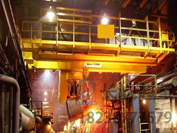 铸造起重机结构方面的特征 济南四梁铸造起重机厂家