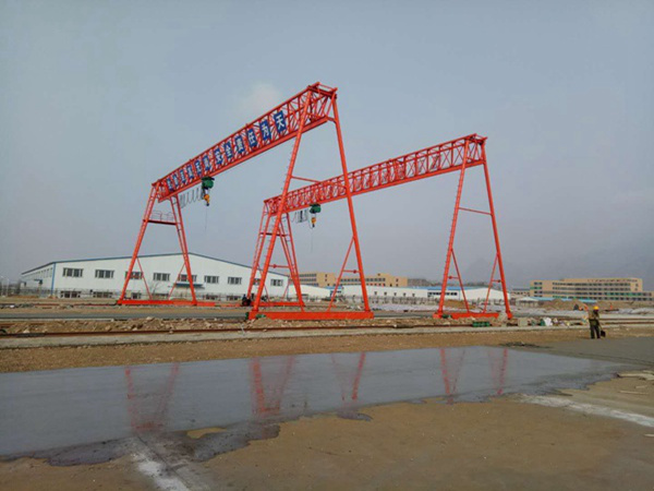 新疆阿克苏门式起重机厂家
